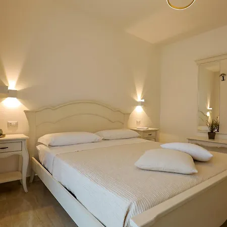 Dimore Relais - Garden Breakfast לינה וארוחת בוקר 4*