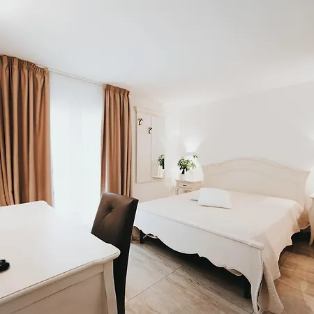 Bed and breakfast Dimore Relais - Garden Breakfast 4*